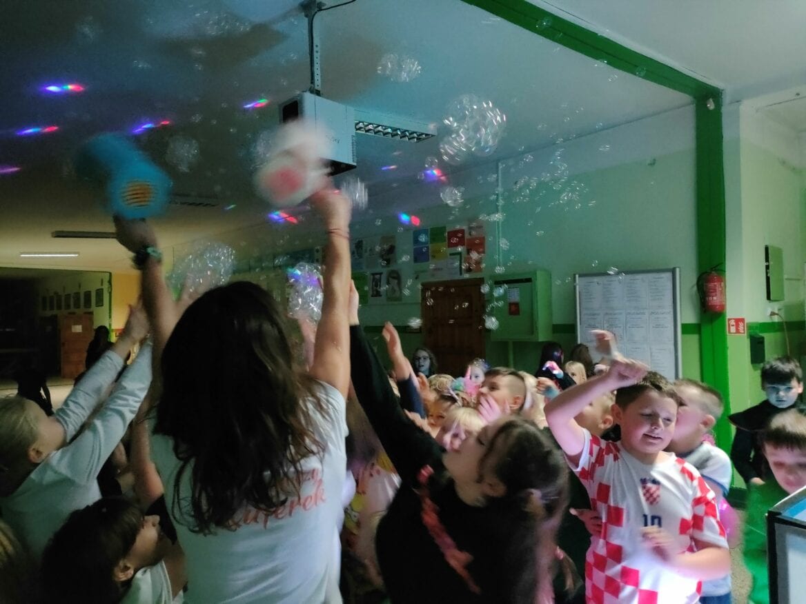 Bal karnawałowy dla dzieci w szkole Poznań