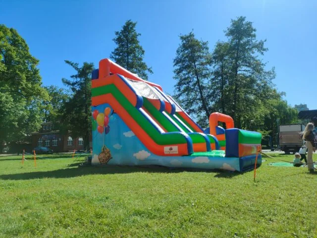 Dmuchaniec kuferek na wynajem - festyn w plenerze