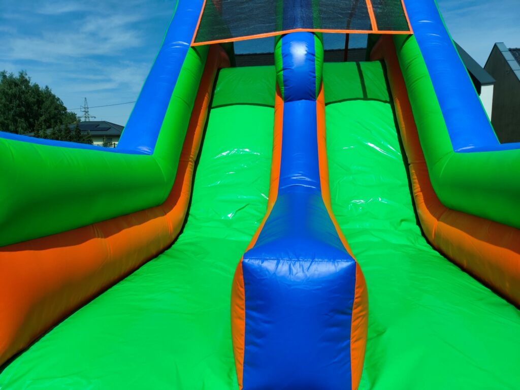 ślizg toru przeszkód ninja