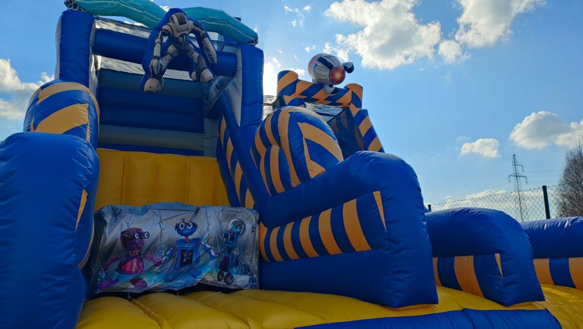 Dmuchaniec Strefa Robotów ze skokiem