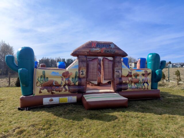 Dmuchany plac zabaw "Western" na wynajem